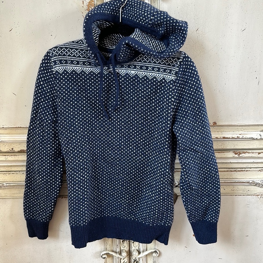 Beautiful sweater hoodie